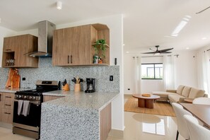 Fridge, microwave, oven, coffee/tea maker - Three-bedroom villa with private pool (Punta Cana)