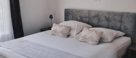 1 bedroom, desk, travel crib, free WiFi