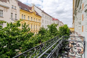 Property grounds - Blueground | Vinohrady, balcony, nr Riegrovy Sady (PRG-78) (Prague)