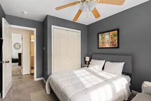 3 chambres, fer et planche à repasser, lit parapluie, Wi-Fi gratuit
