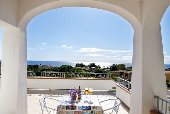 Luokittelematon kuva, 1 kautta 20, painike