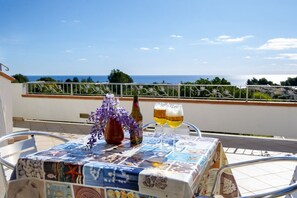 Luokittelematon kuva, 4 kautta 20, painike