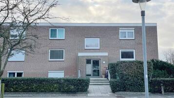 Apartment, 1 Bedroom, Ocean View | In-room safe, free WiFi