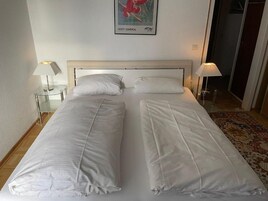 Apartment, 1 Bedroom, Ocean View | In-room safe, free WiFi