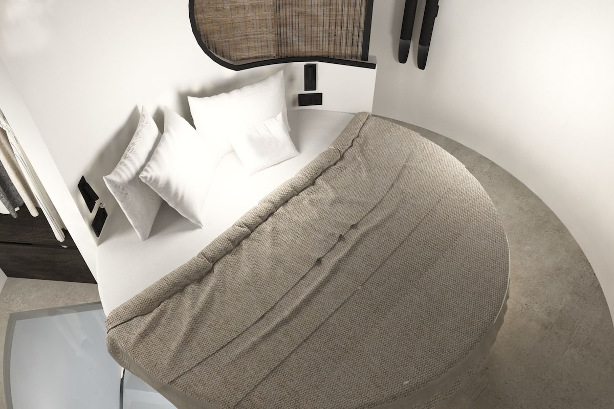 Windmill Signature Suite with Hot Tub & Sea View | Premium bedding, minibar, in-room safe, blackout drapes