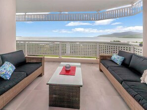 Property grounds - Luxury Waterfront: Spectacular Oasis in the City (Cairns North)