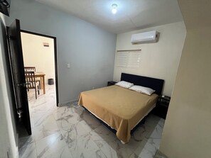 Comfort Suite | In-room safe, iron/ironing board, free WiFi