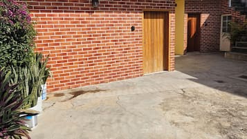 Comfort suite, privébadkamer | Details aan de buitenkant