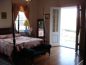 7 bedrooms, desk, iron/ironing board, free WiFi