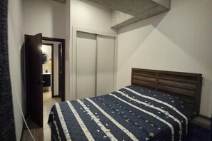 Room - Comfortable apartment + Parking + Kitchen + WiFi @GuatemalaCity (Ciudad de Guatemala)
