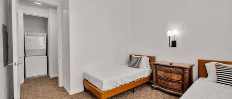 2 dormitorios, tabla de planchar con plancha, wifi y ropa de cama