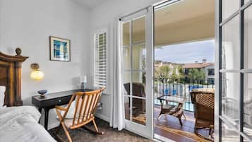 1 habitación, tabla de planchar con plancha, wifi y ropa de cama