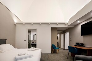 1 soverom, strykejern/-brett, internettilgang og sengetøy