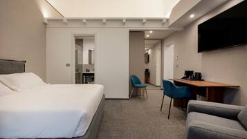 1 bedroom, iron/ironing board, internet, bed sheets