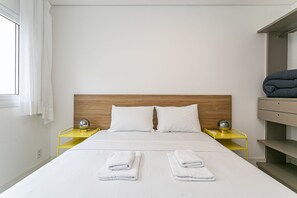 4 habitaciones, tabla de planchar con plancha, internet y ropa de cama 