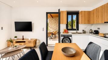 Fridge, microwave, oven, coffee/tea maker