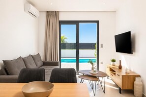 TV - Villa Salty Sun 6 - Two Bedroom Villa, Sleeps 5 (Kremasti)