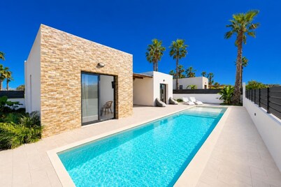 Villa Salty Sun 6 - Two Bedroom Villa, Sleeps 4