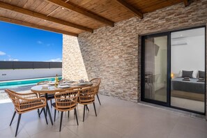 Outdoor dining - Villa Salty Sun 7 - Two Bedroom Villa, Sleeps 5 (Kremasti)