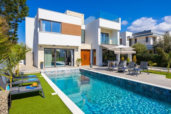 Pool - Villa Garden Sunrise and Ocean Sunset (Argaka)