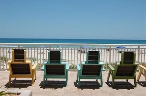 Property grounds - Beautiful. professionally decorated condo direct oceanfront with a amazing view. (Ponce Inlet)