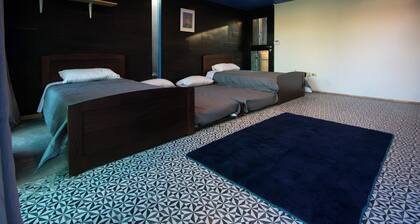 SAN SEBASTIAN HOUSE +10 PEOPLE