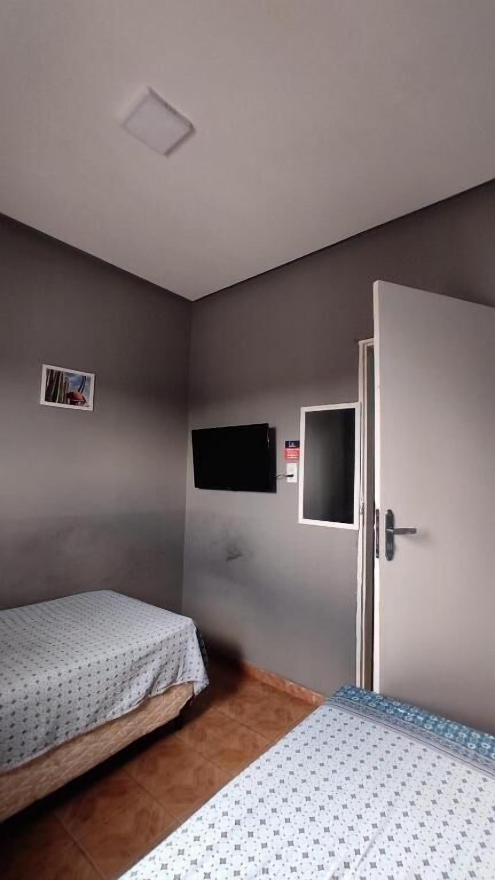 Quarto duplo econômico, vista para a cidade | Wi-Fi de cortesia