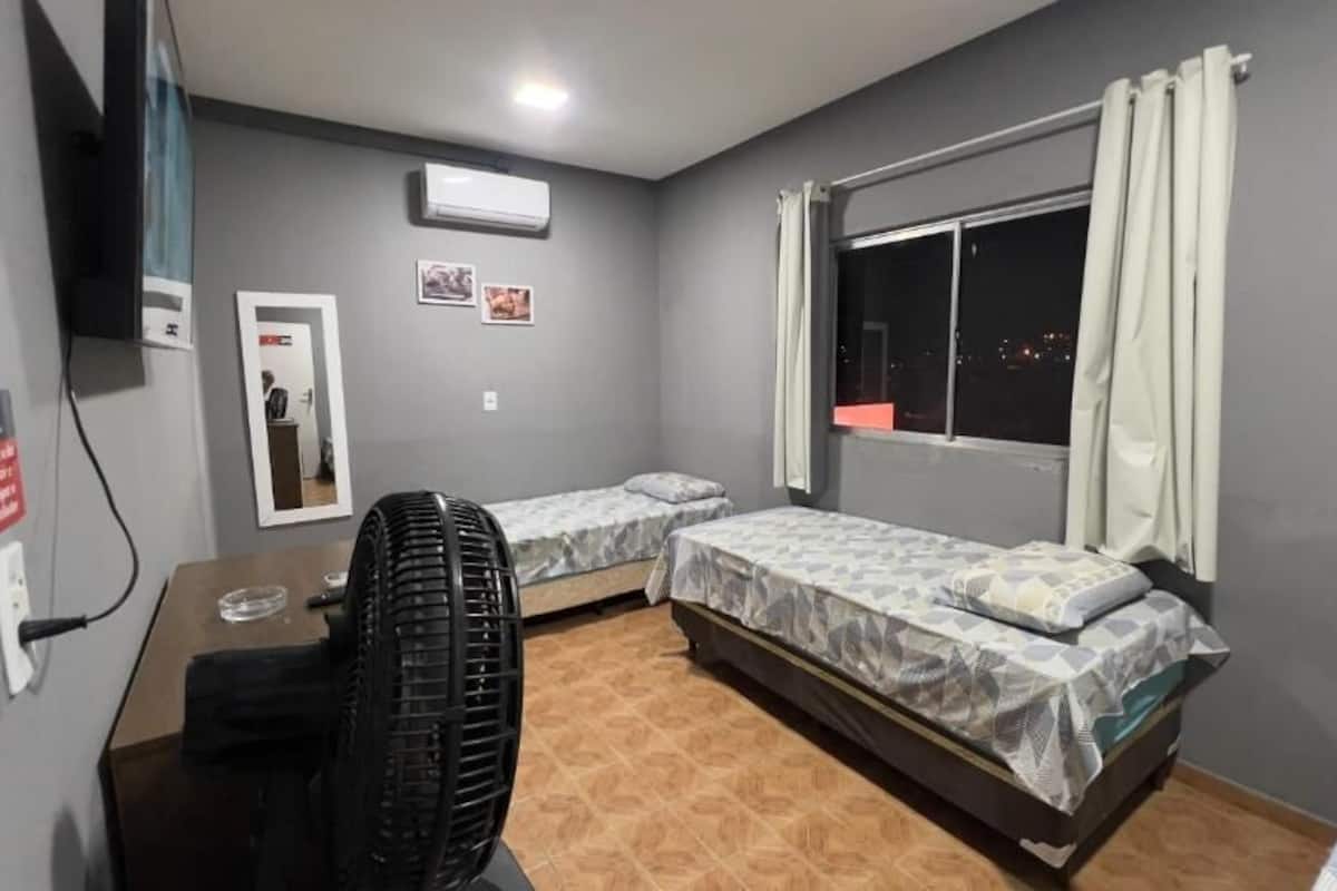 Quarto triplo família, vista para a cidade | Wi-Fi de cortesia