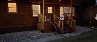 The Cabin off the lake