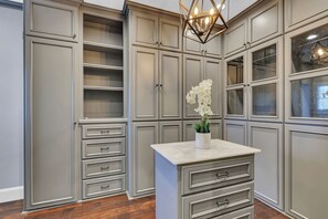 House, Accessible | 7 bedrooms - Private 7BR Lakehouse Estate Pool Hottub 13 Beds (Lizella)