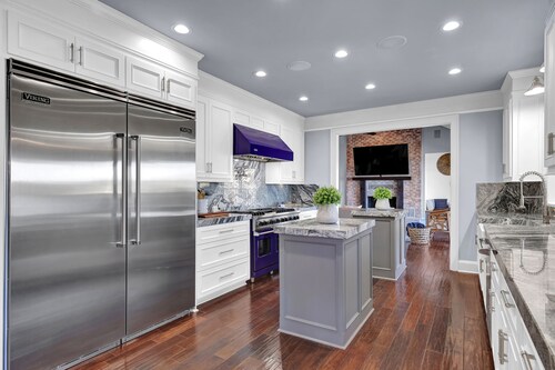 Private 7BR Lakehouse Estate Pool Hottub 13 Beds