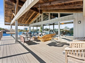 Outdoor dining - Lakefront House Golf Cart and Kayaks Included Dog Friendly West End of PCB (Panama City Beach)