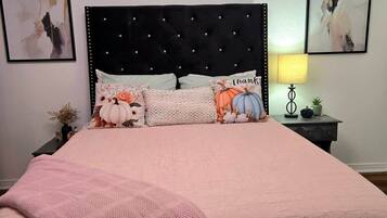 3 bedrooms, iron/ironing board, free WiFi, bed sheets