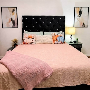 3 bedrooms, iron/ironing board, free WiFi, bed sheets