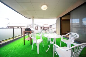 Outdoor dining - Awaji Seaside Villa in Shizuki (Awaji)