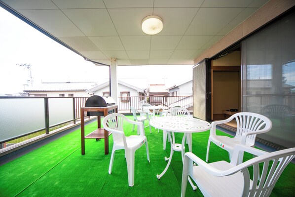 Outdoor dining - Awaji Seaside Villa in Shizuki (Awaji)