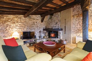 TV, stereo - La Bastide Belle-Pierre - A 25 min de Fréjus (Bagnols-en-Forêt)