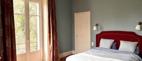 3 bedrooms, iron/ironing board, Internet, bed sheets