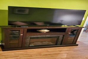 Interior - Charming Grant Park Retreat | Walk to Mall, Parks & Transit | Central Winnipeg (Winnipeg)