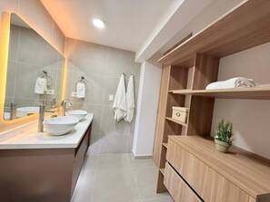 Hårtørrer, håndklæder, Toiletpapir