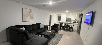 Brand New Cozy 3 BD w/Fiber optic nested in quite Cul De SAC. Ultra modern