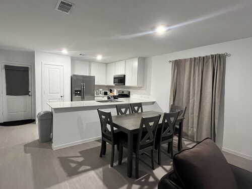 Brand New Cozy 3 BD w/Fiber optic nested in quite Cul De SAC. Ultra modern