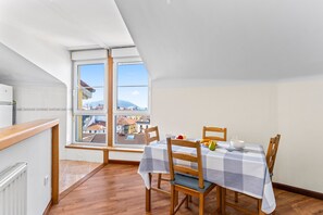 Dining - Playa de la Atalaya Apartment (Ribadesella)