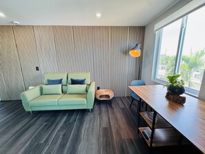 Interior - Peaceful Coastal Suite • King Bed + Kitchenette (Fort Myers Beach)