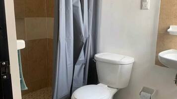 Handdukar och toalettpapper