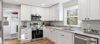 Private, 3BR House w Fence Near Scott’s Addition!