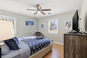3 bedrooms, iron/ironing board, WiFi, bed sheets - Private, 3BR House w Fence Near Scott’s Addition! (Richmond)