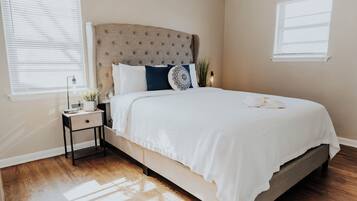 3 bedrooms, iron/ironing board, WiFi, bed sheets