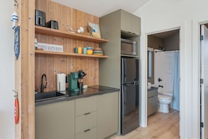 Luxury Cabin, Pets Allowed | Private kitchen - Luxury Waterfront Cabin (Mary Esther)