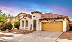 Exterior - Luxury Desert Oasis (Phoenix)